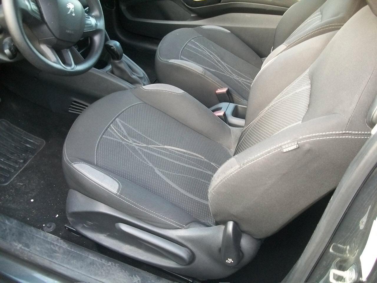 Peugeot 208 1.0 VTi 68 CV 3 porte Active si neopatentati garanzia un anno