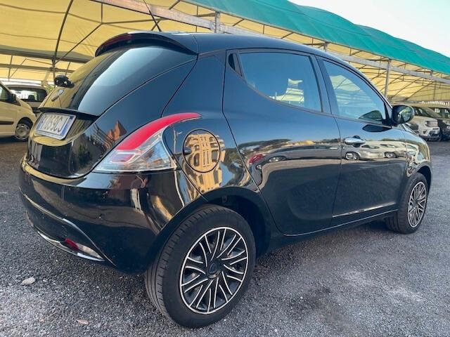 Lancia Ypsilon 1.2 69 CV 5 porte Gold