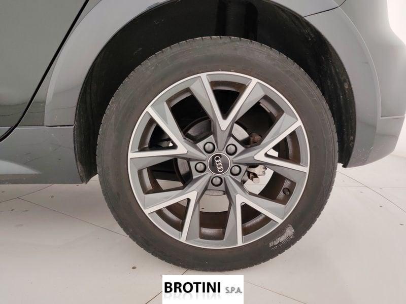 Audi A1 Sportback 35 TSI Allstreet S Tronic Identity Contrast