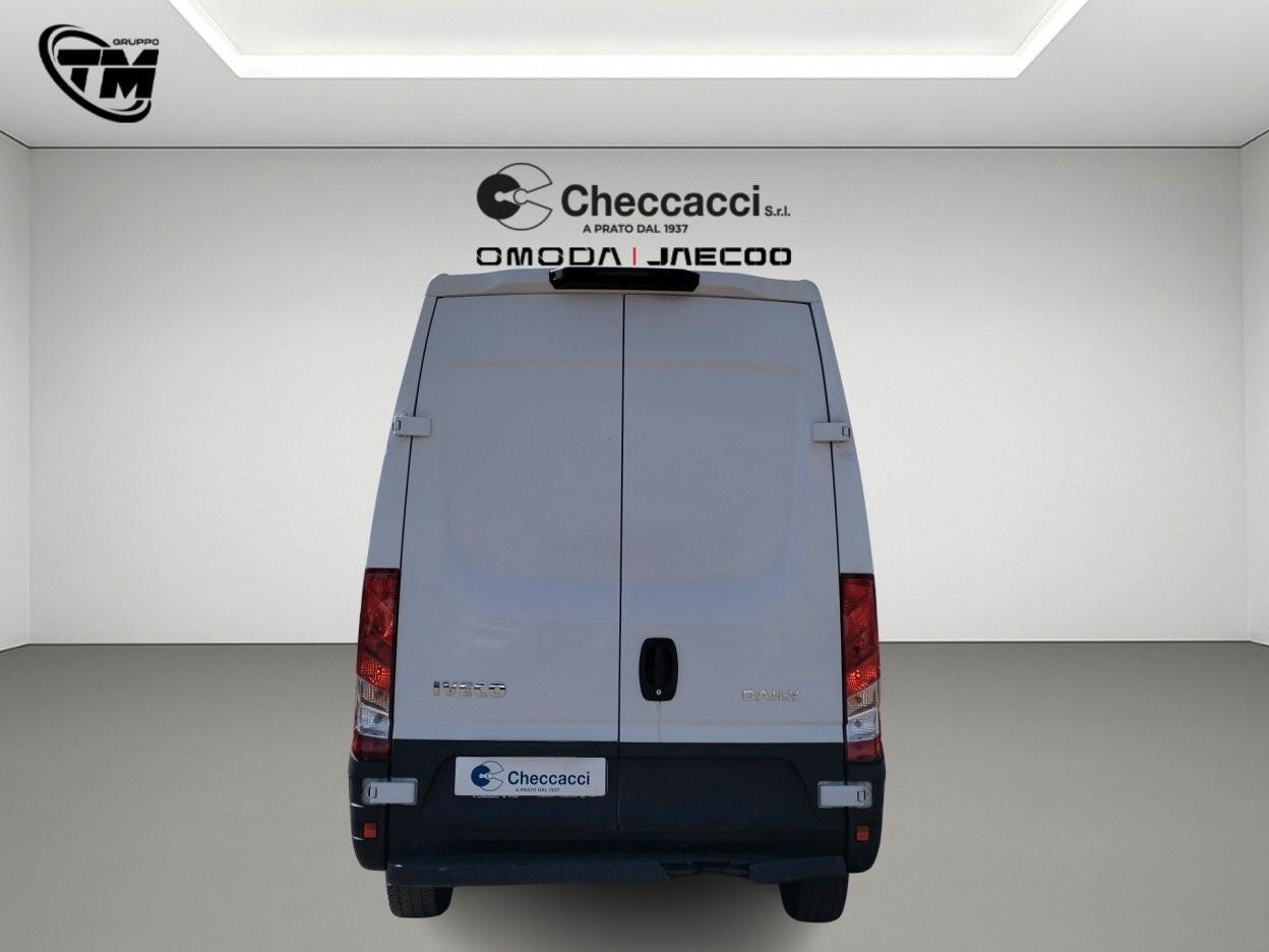 IVECO DAILY 2.3 HPT PM-TM Furgone * 31 000 KM *