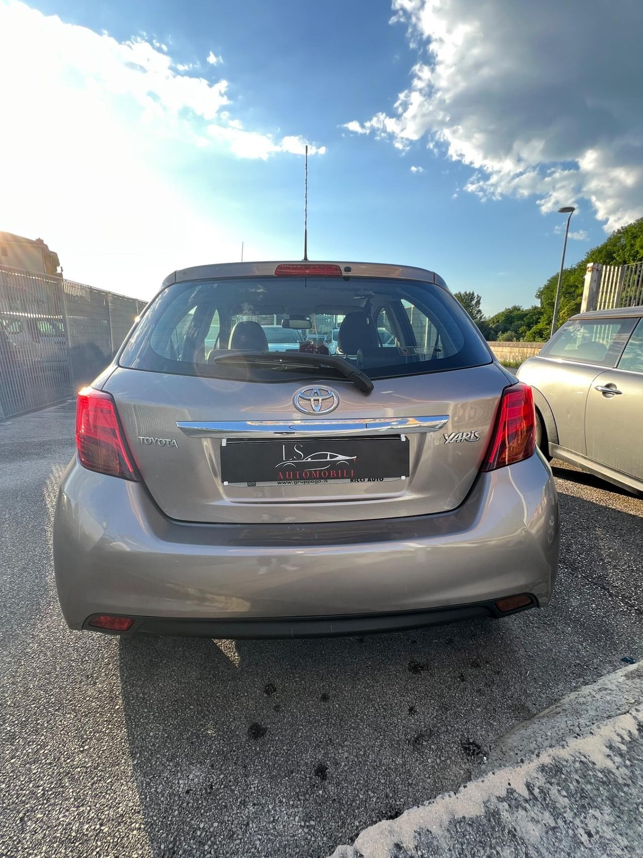 Toyota Yaris 1.0 5 porte Lounge