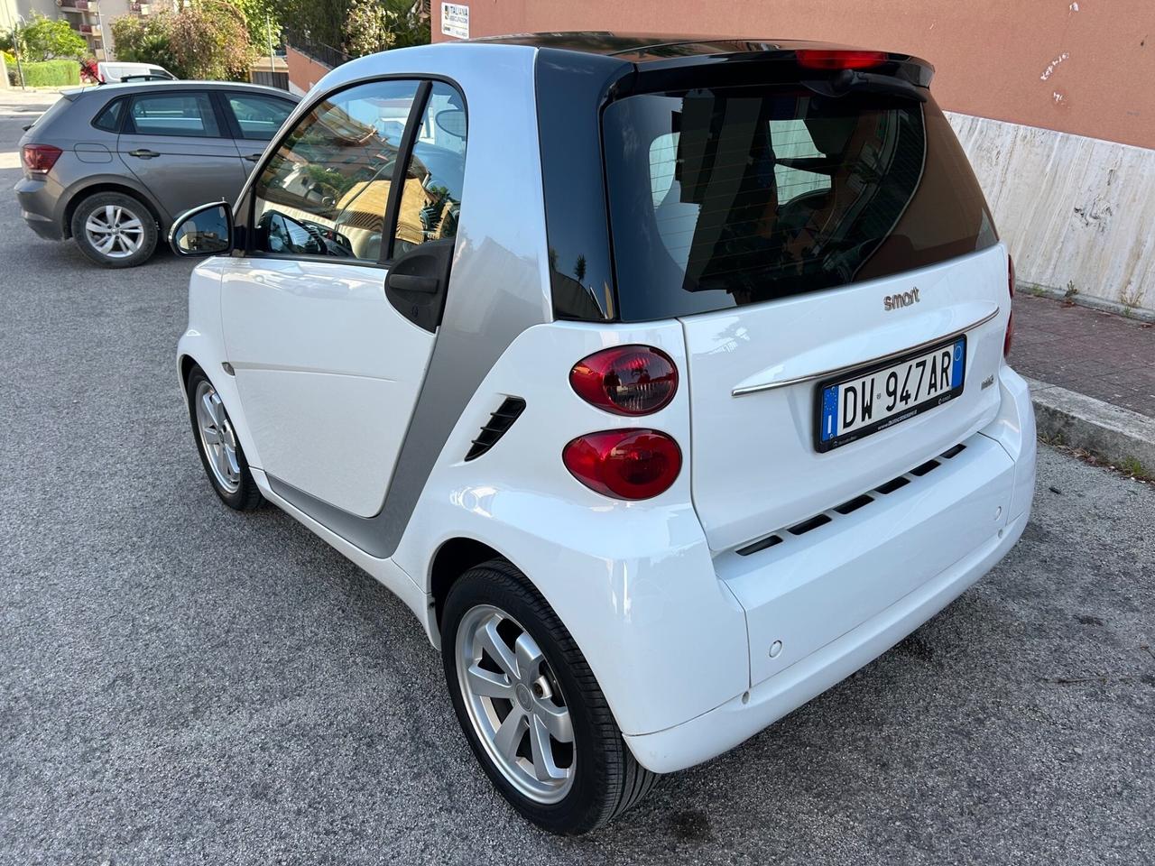 Smart ForTwo 1.0 benz ideale per neopatentati