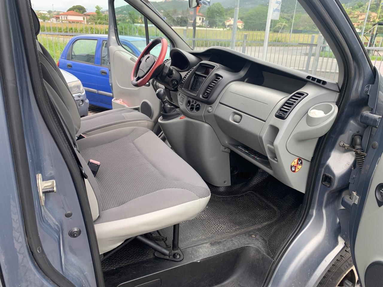 Renault Trafic T29 2.0 dCi/115 PC-TN Passenger Confort