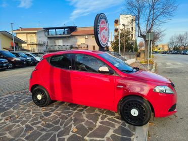 Lancia Ypsilon 1.2 69 CV 5 porte S&S Silver