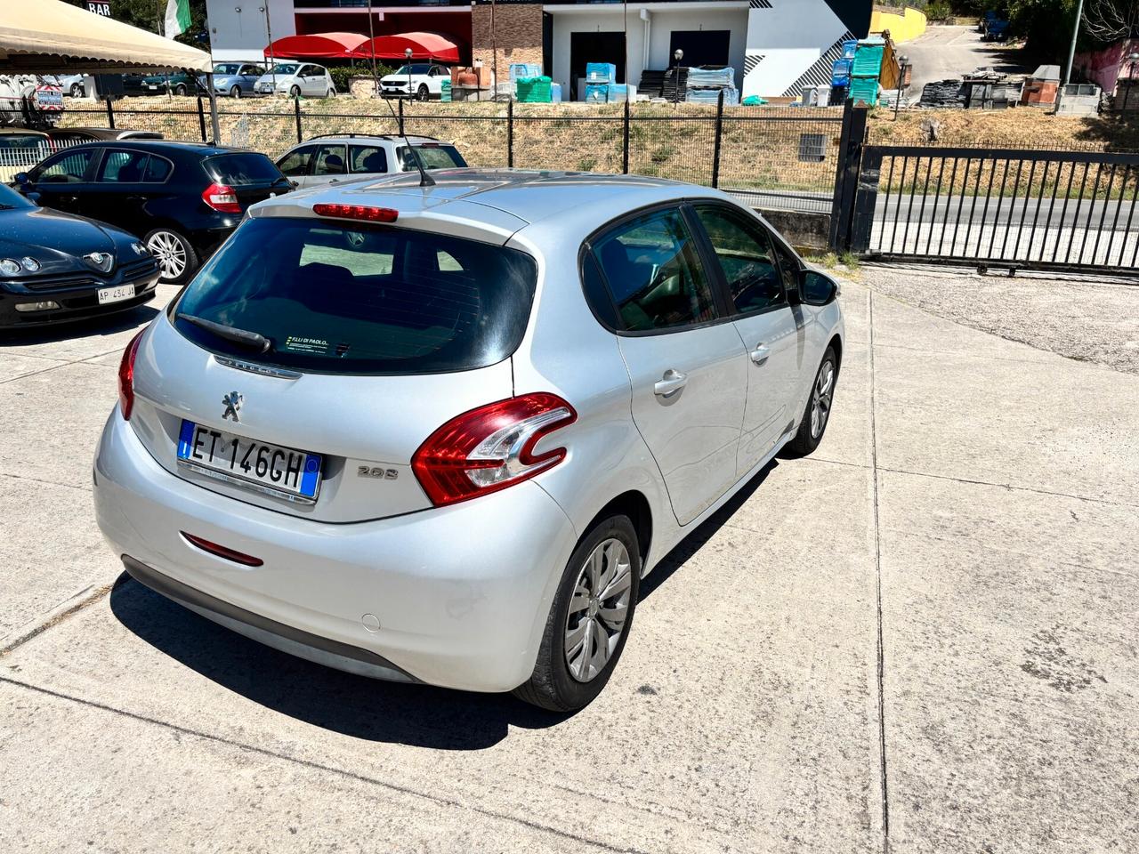 Peugeot 208 1.4 HDi 68 CV 5 porte Allure