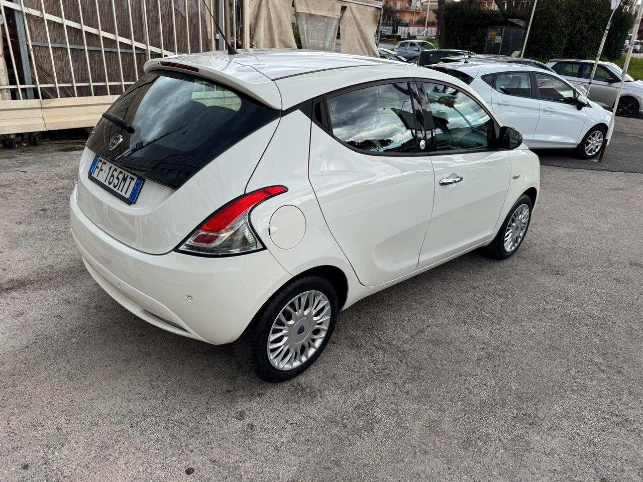 Lancia Ypsilon 1.2 GPL ECOCHIC 12/2016