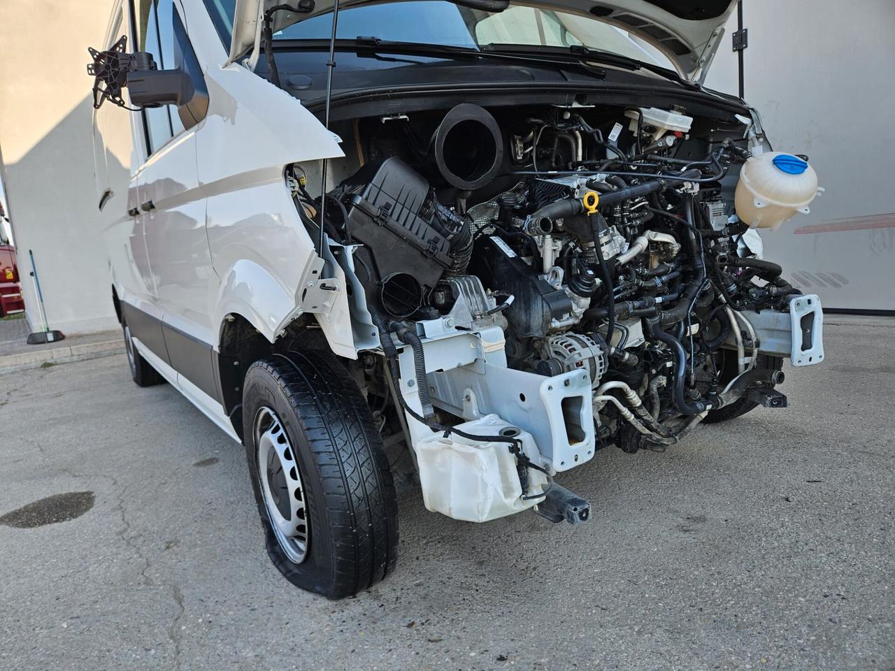 Volkswagen Crafter 30 2.0 TDI L3H2 Furgone INCIDENTATO