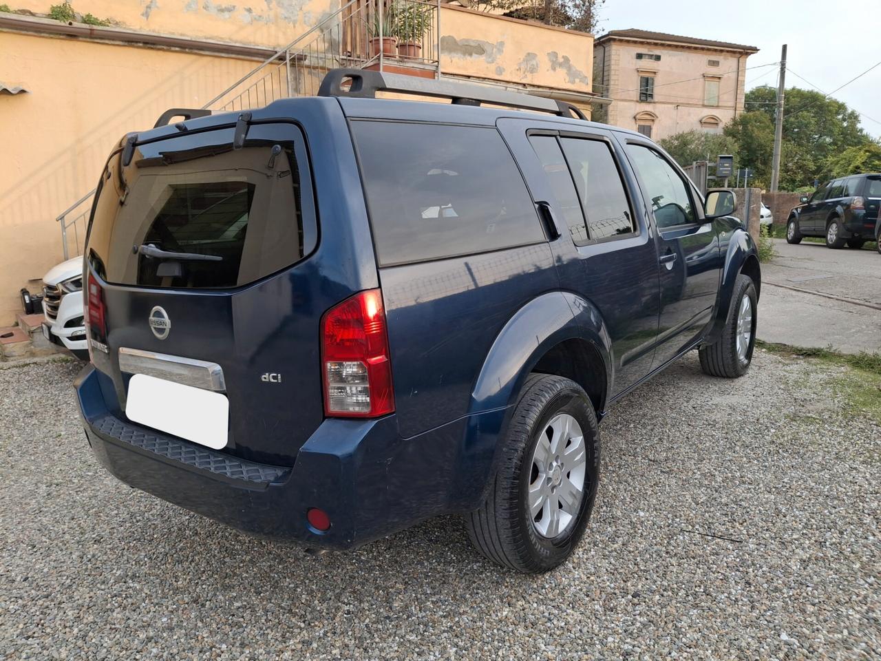 Nissan Pathfinder 2.5 dCi LE