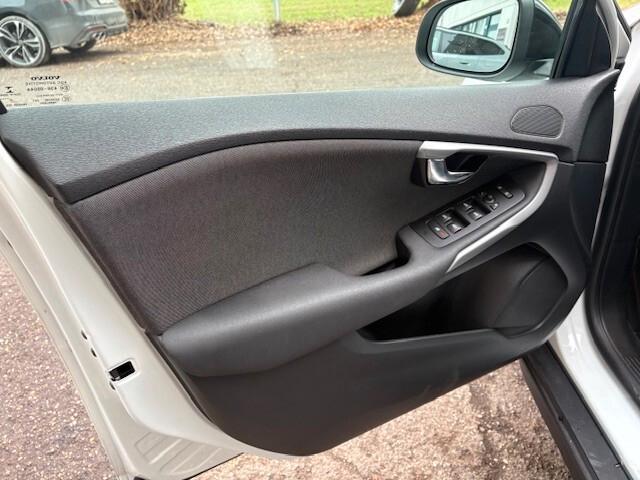 Volvo V40 Cross Country D2 Business Plus