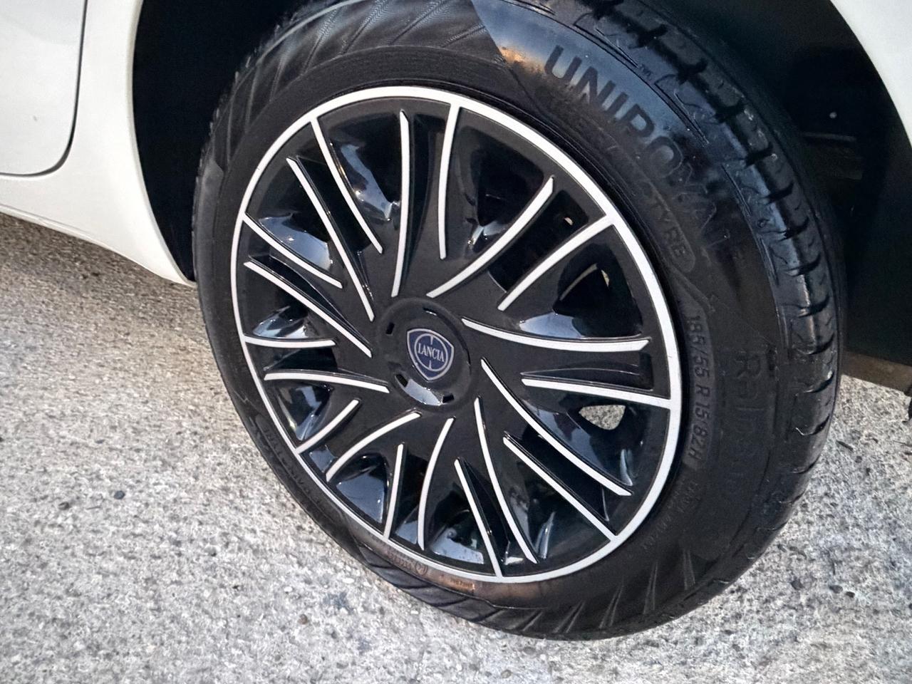 Lancia Ypsilon 1.2 69 CV 5 porte GPL Ecochic Gold