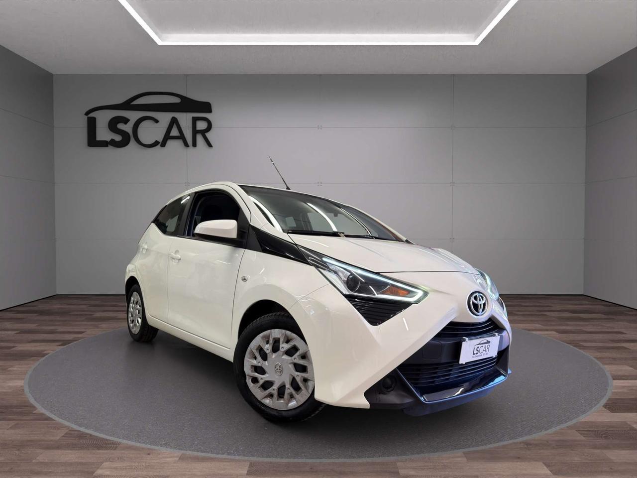 Toyota Aygo Aygo 5p 1.0 x-business 72cv