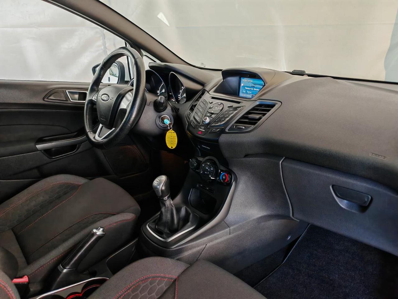 Ford Fiesta 1.5 TDCi 75CV 5 porte ST-Line