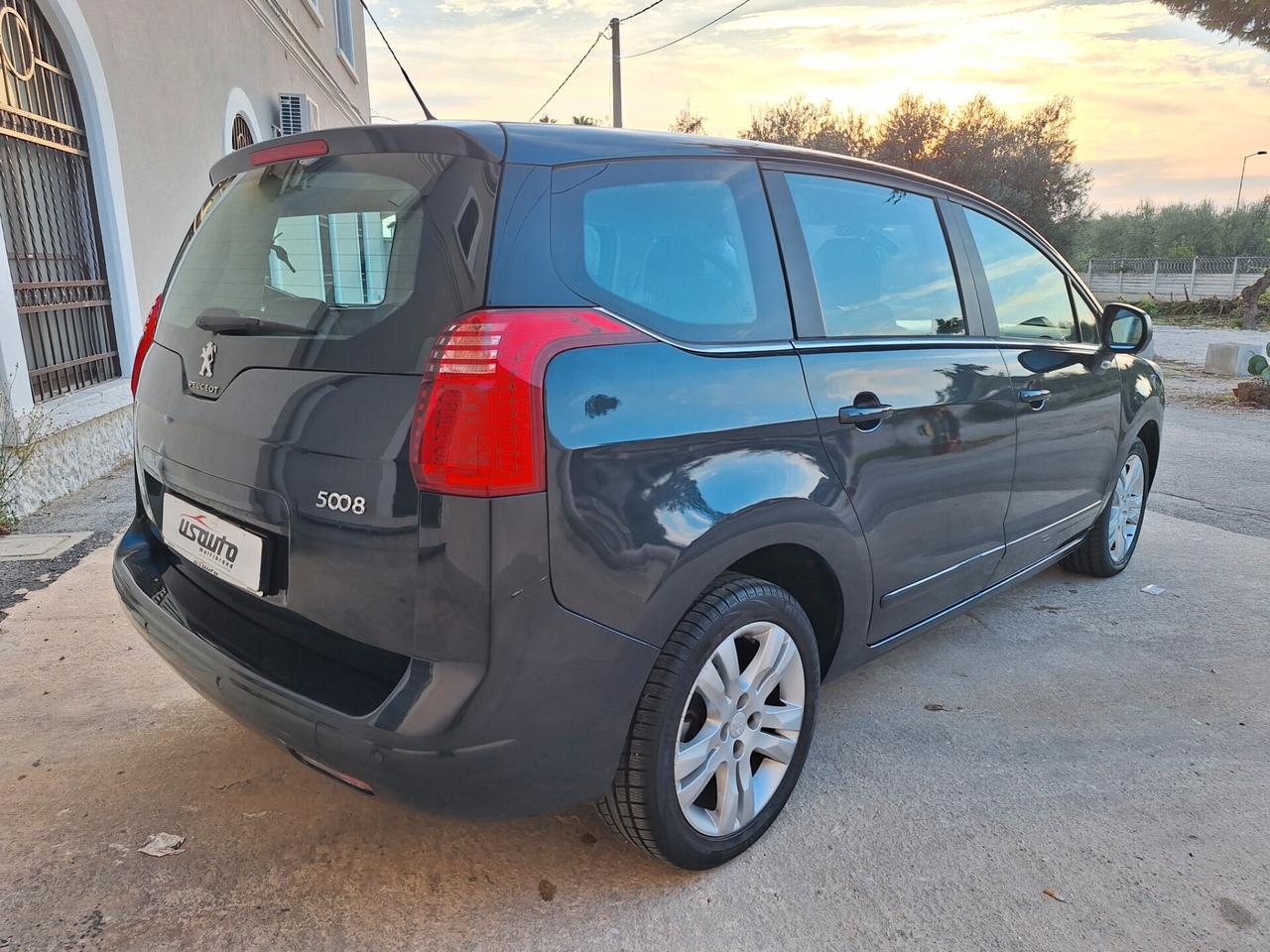 Peugeot 5008 1.6 HDi 115CV 7 posti 2014