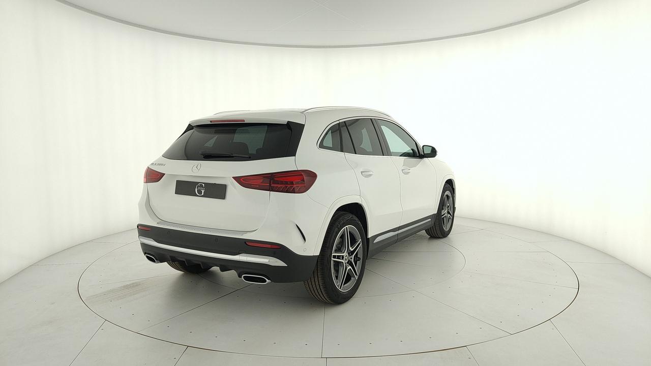 Mercedes-Benz GLA 200 d automatic