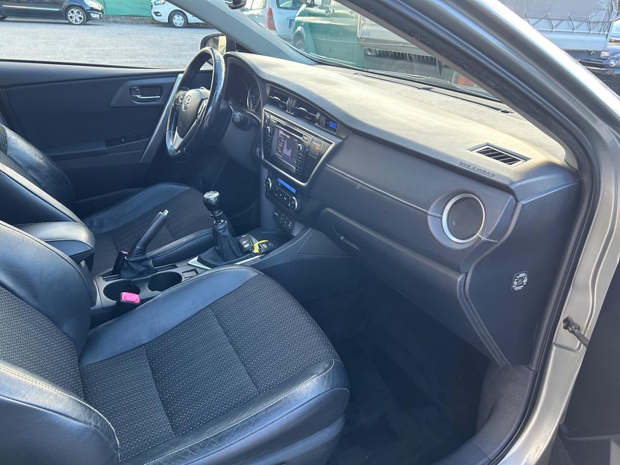 Toyota Auris 1.4 D-4D Lounge