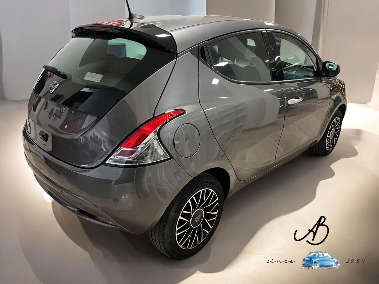 Lancia Ypsilon 1.0 FireFly 5 porte S&S Hybrid Platino