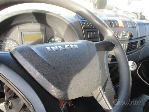 Iveco EUROCARGO 75-21 210CV E6 FURGONE 6M+PEDANA 2