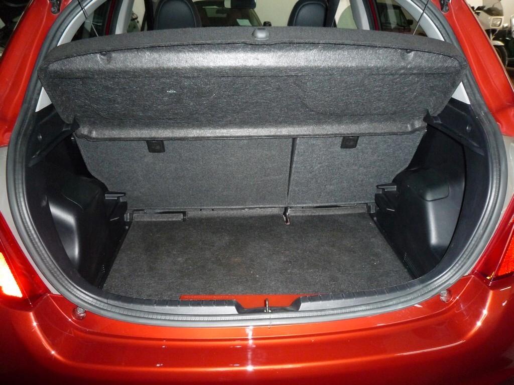 Toyota Yaris 1.3 5 porte Lounge