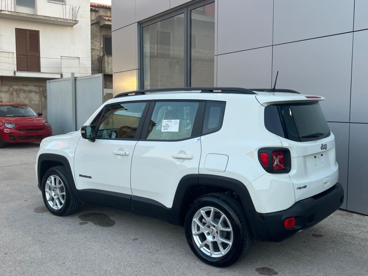Jeep Renegade phev Altitude possibilità noleggio no scoring