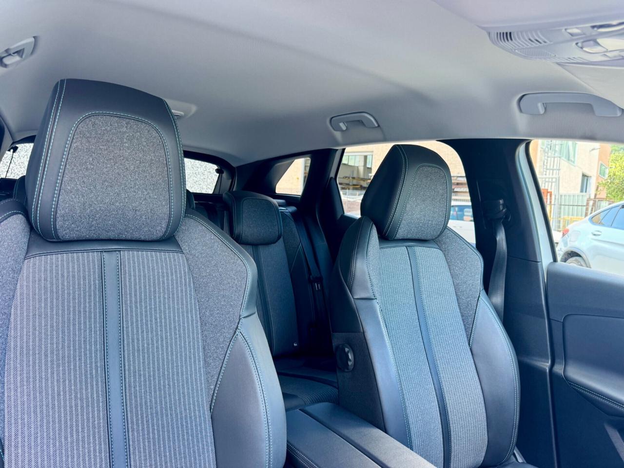 Peugeot 3008 Allure Pack BlueHDi 130 S&S cambio EAT8