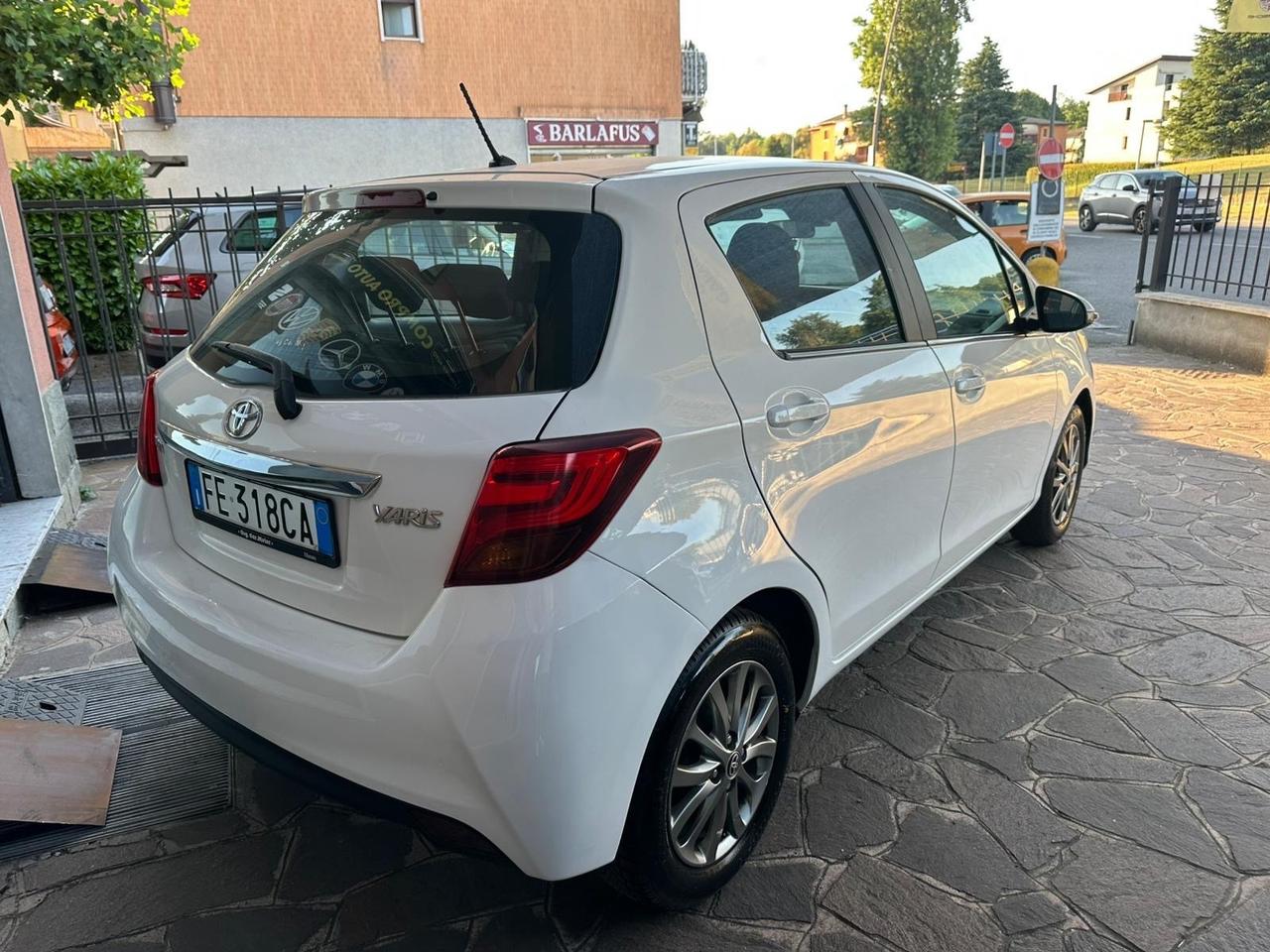 Toyota Yaris 1.0 5 porte Lounge 69CV NEO PATENTATI