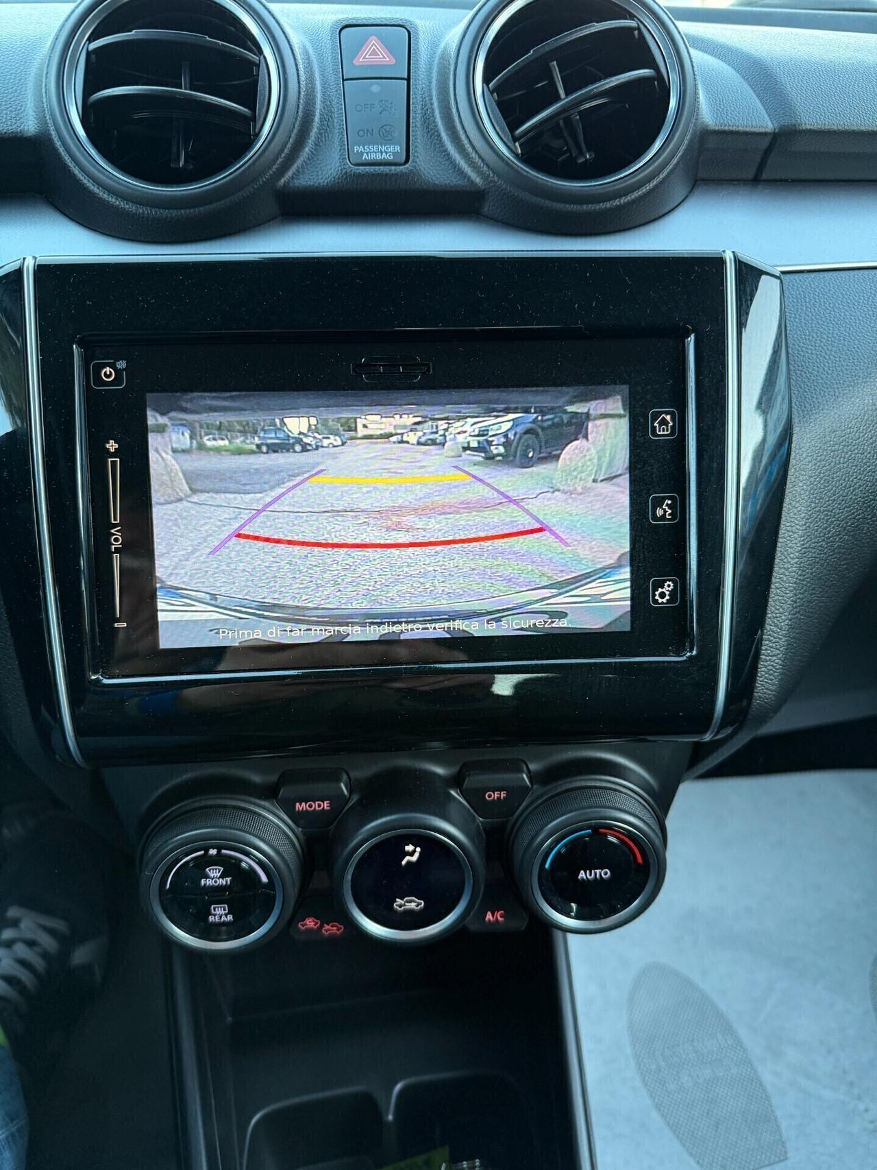 "UNA CHICCA" Suzuki Swift 1.2 Hybrid 4x4 AllGrip Top