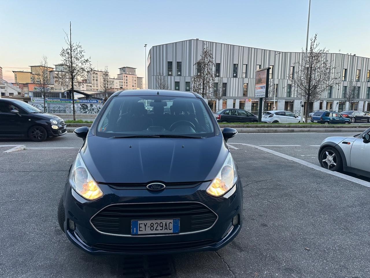 Ford B-Max 1.4 90 CV GPL della casa Titanium