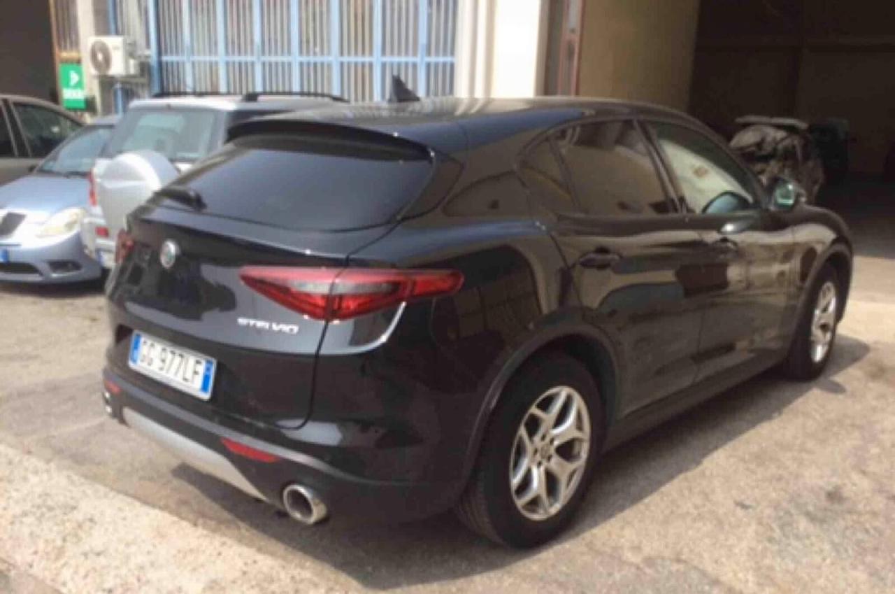 Alfa Romeo Stelvio 2.2 Turbodiesel 190 CV AT8 RWD Executive