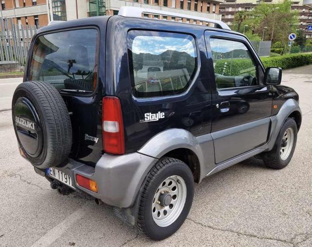 SUZUKI Jimny 1.3i 16V cat 4WD JLX Più