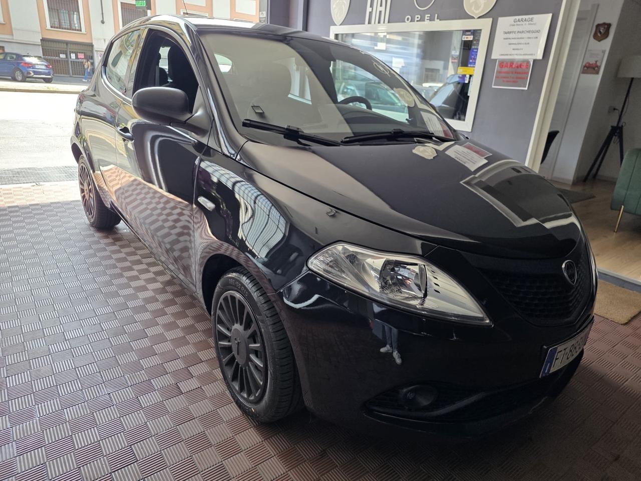 Lancia Ypsilon 1.2 69 CV 5 porte 23 mila km