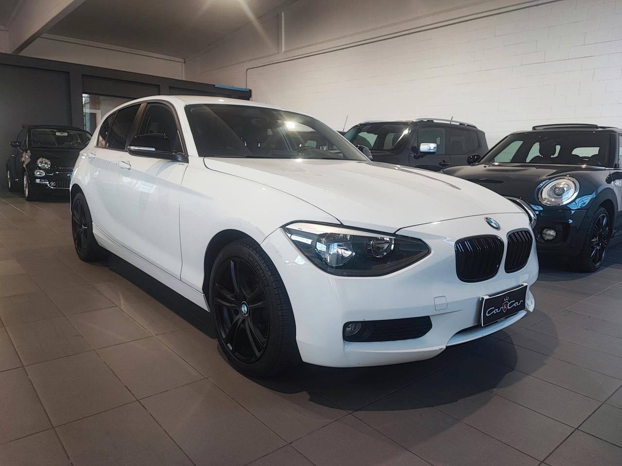 Bmw 118 118d 5p. Unique