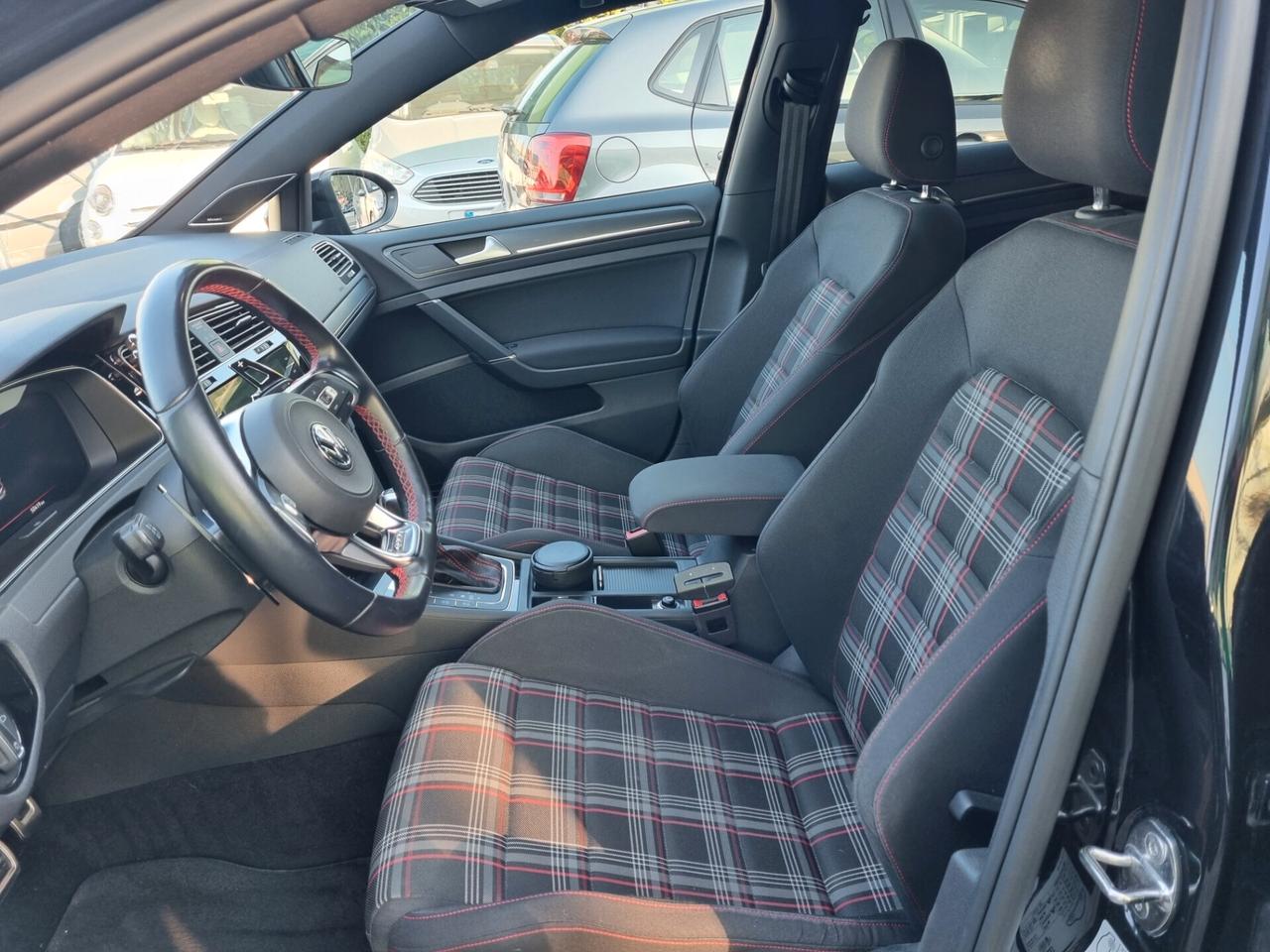 Volkswagen Golf GTI 2.0 245 CV TSI 5p.