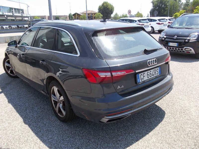 Audi A4 Avant 30 2.0 tdi mhev Business Advanced 136cv s-tronic