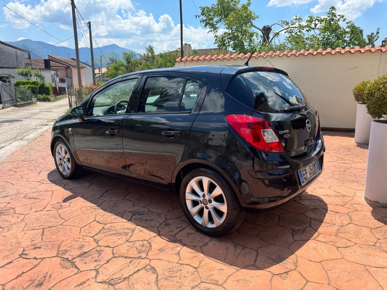 Opel Corsa 1.2 85CV GPL consegna tutta Italia