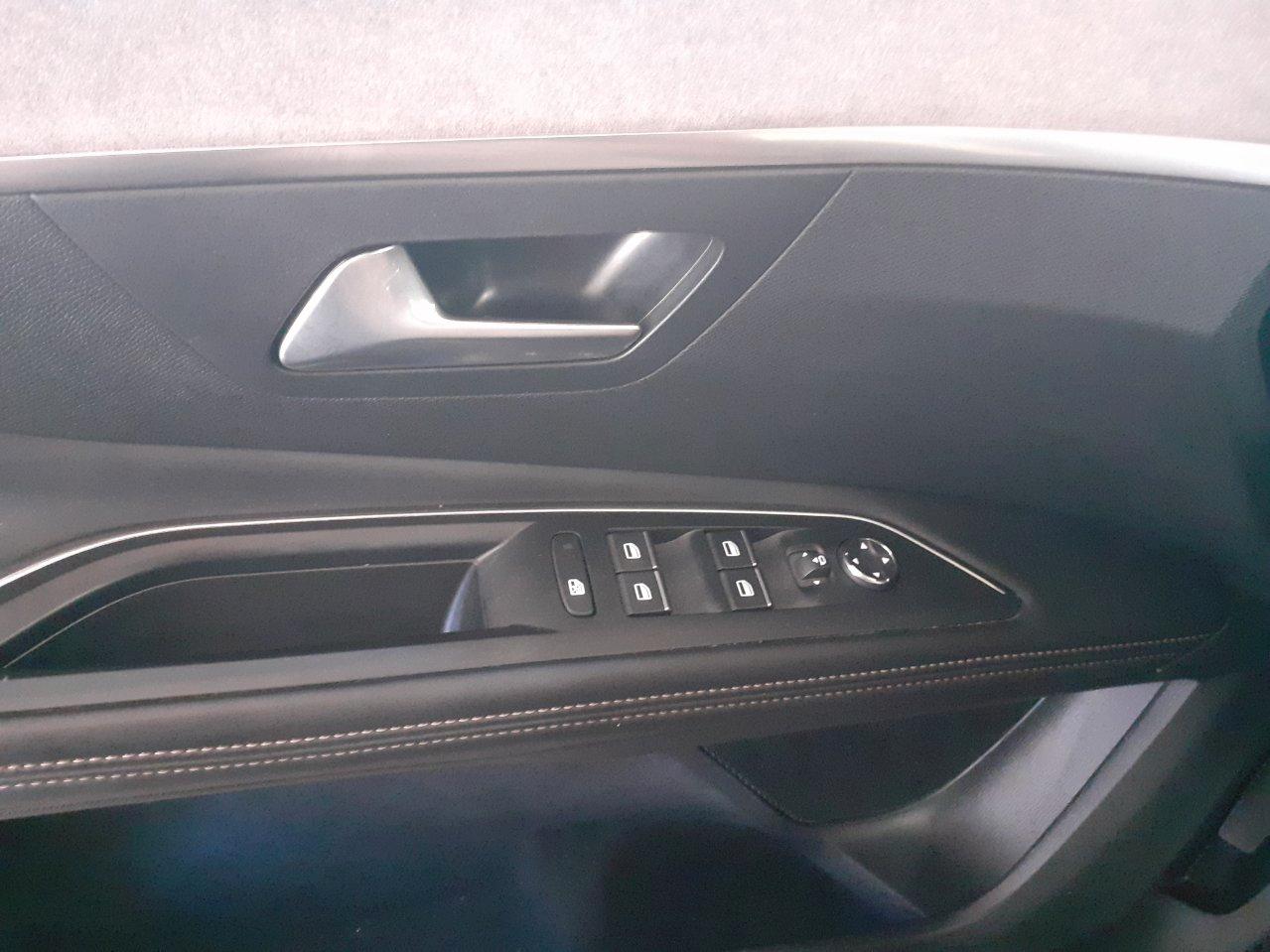 PEUGEOT 3008 1.5 BHDi EAT/8