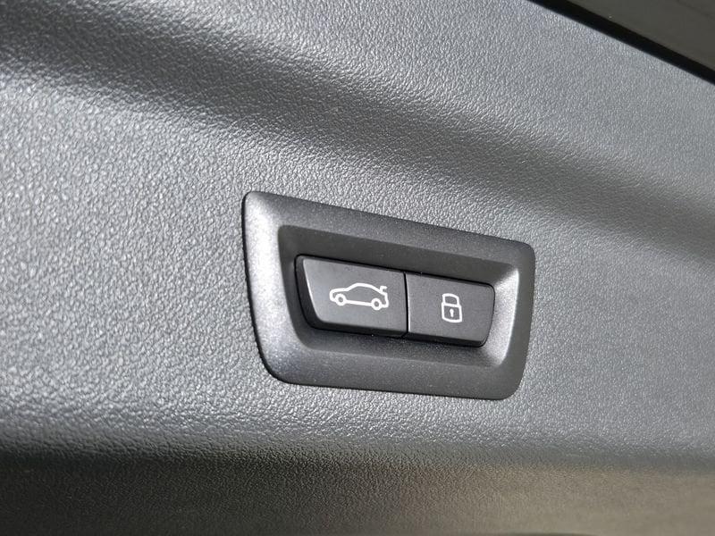 BMW X1 U11 xdrive20d mhev 48V X-Line auto