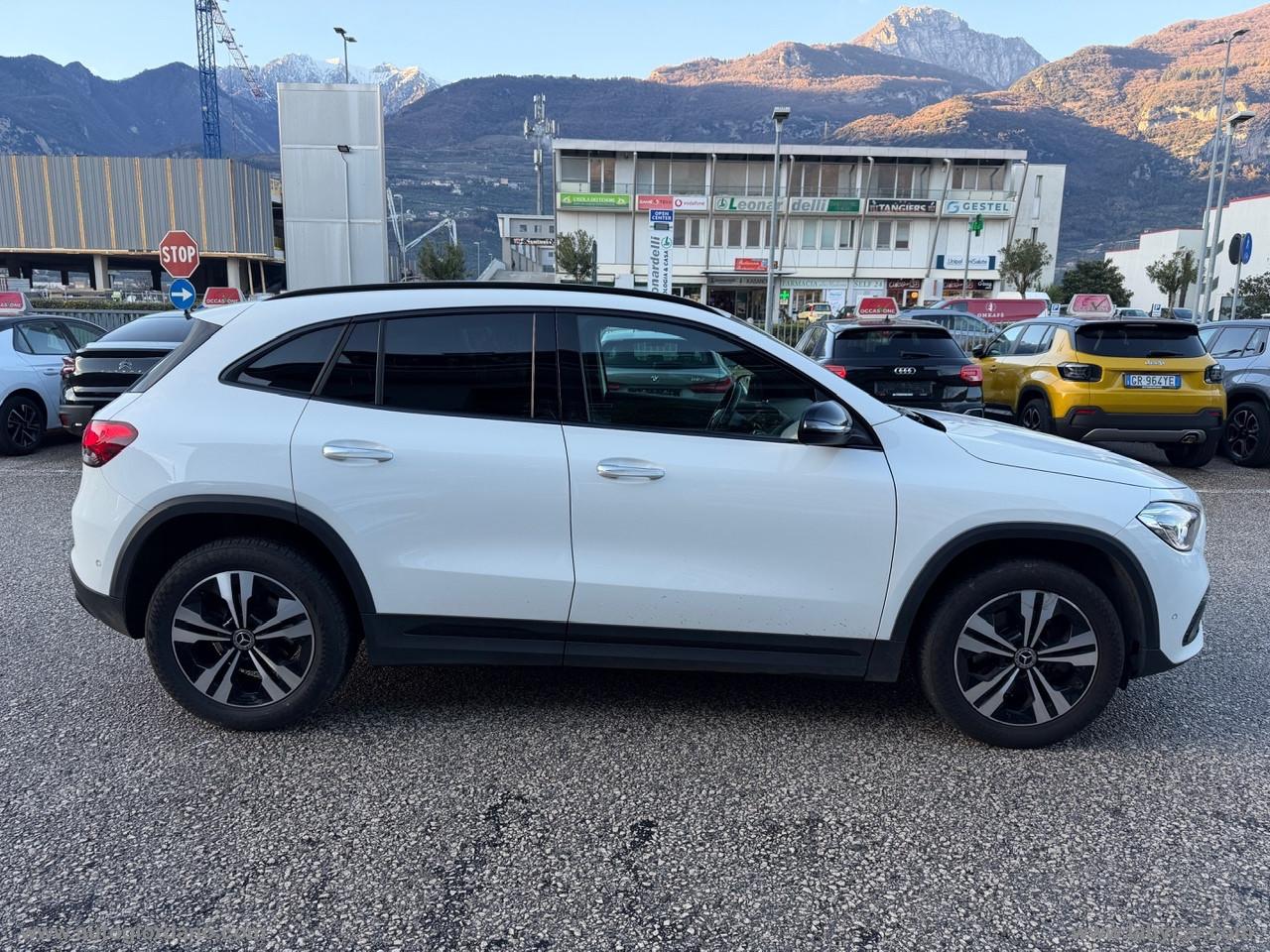 MERCEDES-BENZ GLA 200 d Automatic 4Matic Sport Plus GANCIO TRAINO VERTICALE MERCEDES