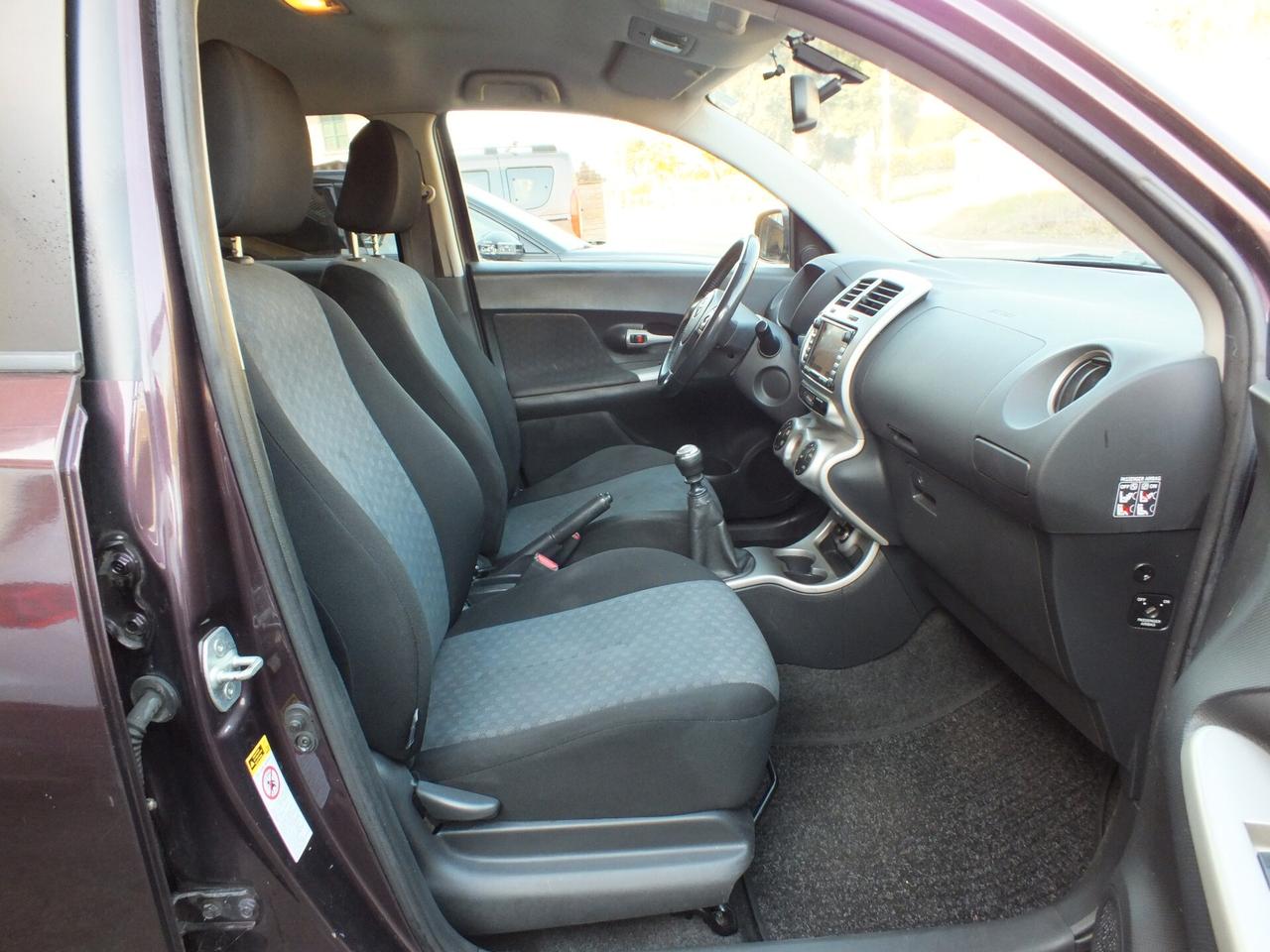 TOYOTA URBAN CRUISER 1.4 D-4D AWD SOL