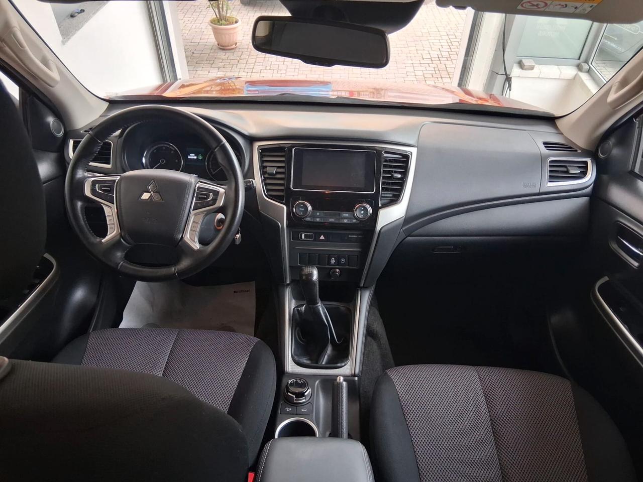 Mitsubishi L200 2.3 D Club Cab 4x4 Super Select Intense 2022