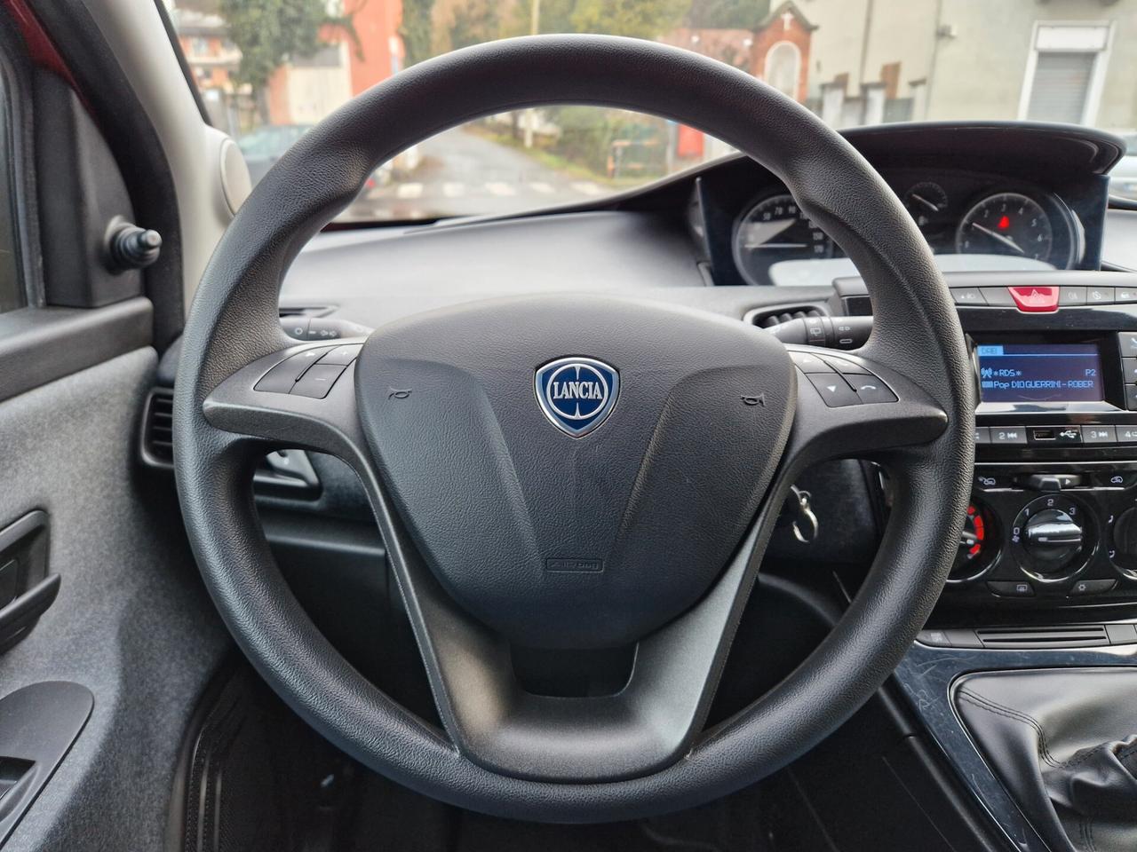 Lancia Ypsilon Hybrid 1.0 70CV "23.800 km" Bluetooth, Sensori p.