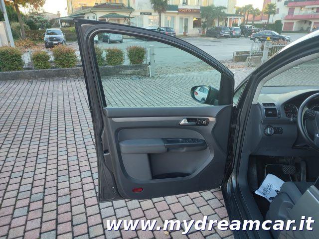 VOLKSWAGEN Touran Business 1.6 TDI DSG Comfortline 7 Posti