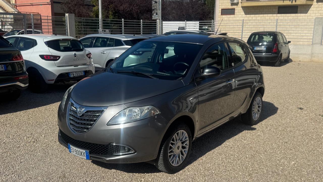 Lancia Ypsilon 0.9 TwinAir 85 CV 5 porte Metano Ecochic Gold