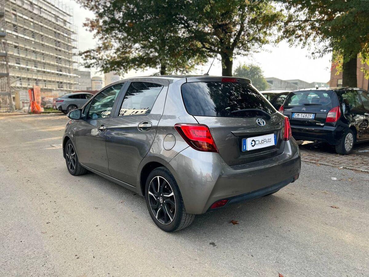 Toyota Yaris 1.5h Trend Red Edition 5p