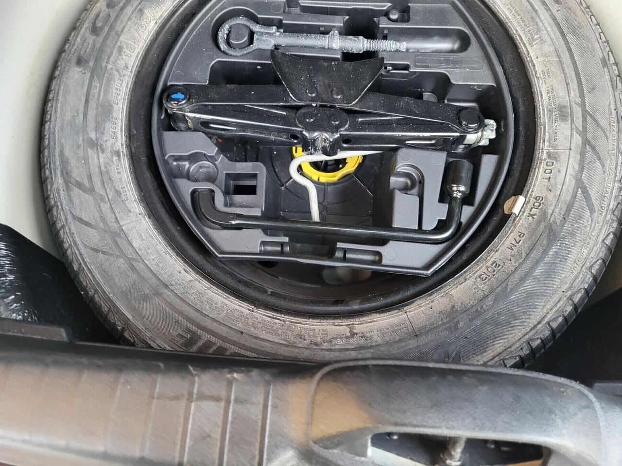 PEUGEOT 208 1,4 HDI-UNICA PROPRIETAR-4 REVISIONI