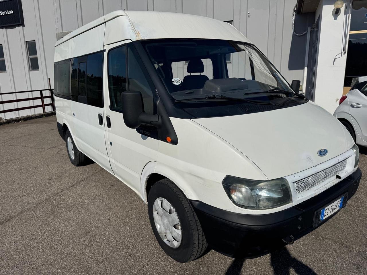 Ford transit 9 posti