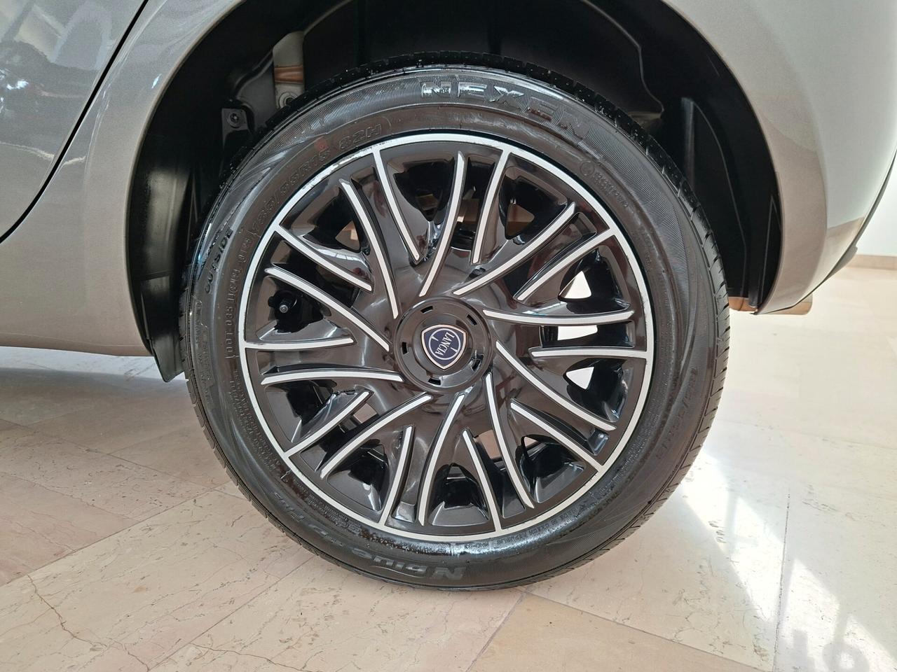 Lancia Ypsilon 1.0 FireFly 5 porte S&S Hybrid Gold
