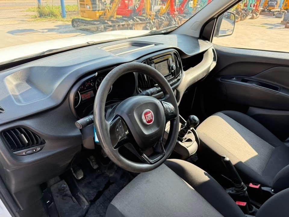 Autocarro FIAT DOBLO Maxi - 5 posti