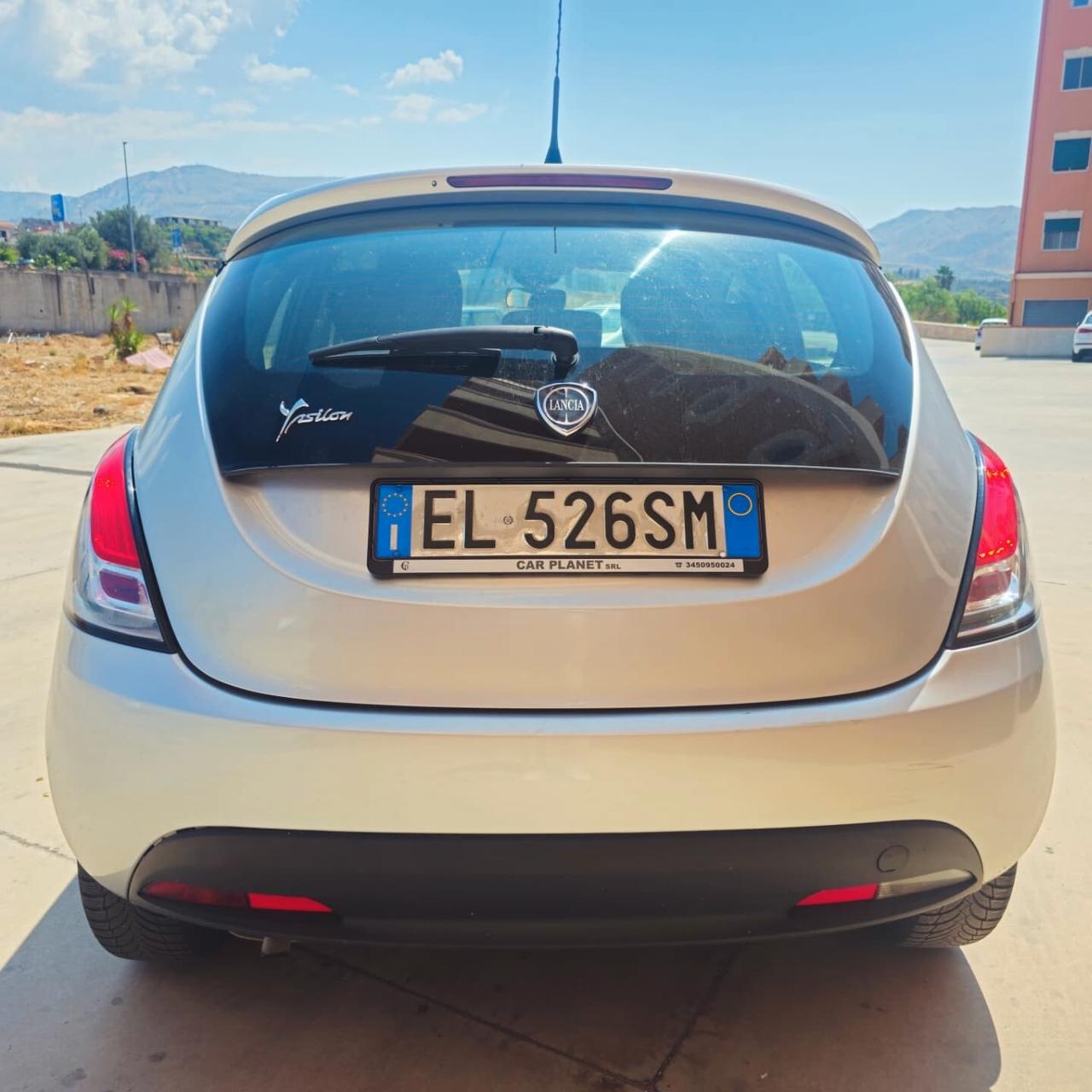 Lancia Ypsilon 1.2 69 CV 5 porte S&S Silver