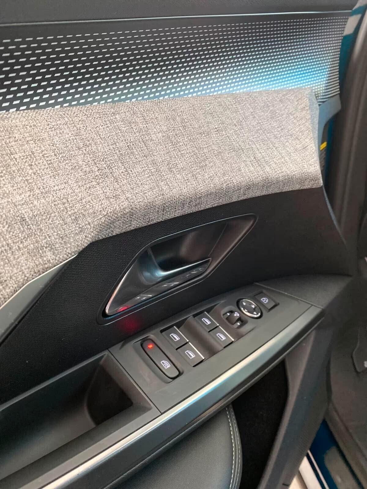 Peugeot 3008 Hybrid 136 e-DCS6 GT