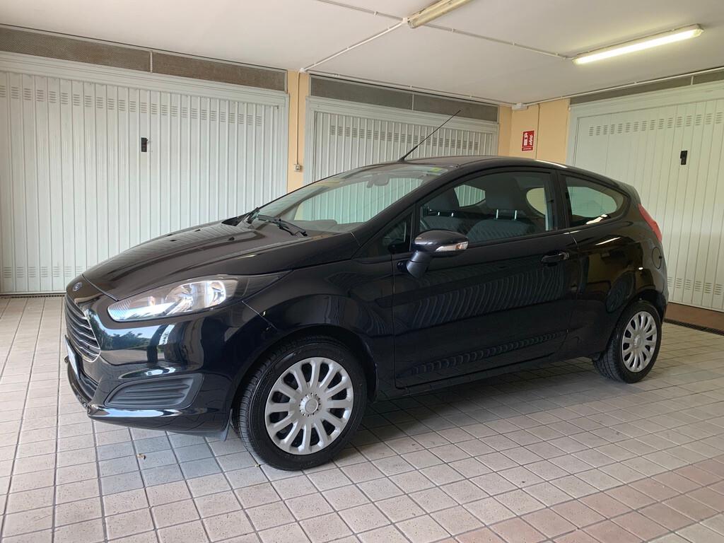 Ford Fiesta 1.4 3 porte Benzina- GPL 26.000 km !!